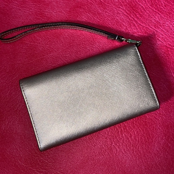 💜Kate Spade Wristlet💜 - Picture 4 of 16